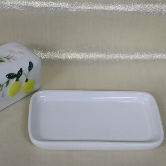 LANG by DESIGN EMBOSSED LEMONS FLORAL CERAMIC BUTTER DISH PLATE WITH COVER - NEW - Picture 3 of 4